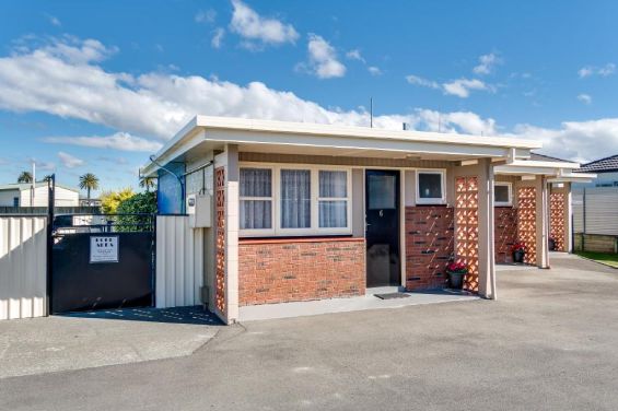 Queen Room with Garden View
