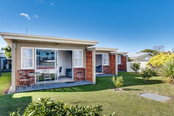 Queen Room with Garden View