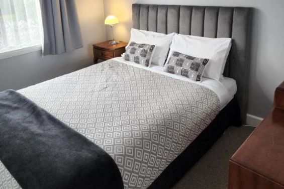 Art Deco Apartment (2-bedroom)