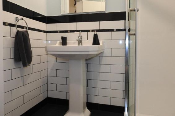 Art Deco Apartment (2-bedroom)